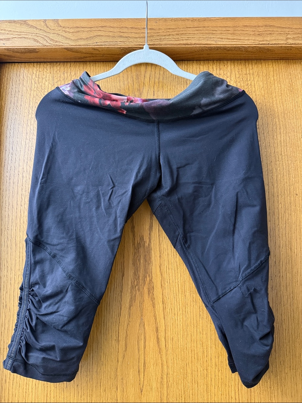 Black Womens Athletic Crop Leggings with Floral Waistband